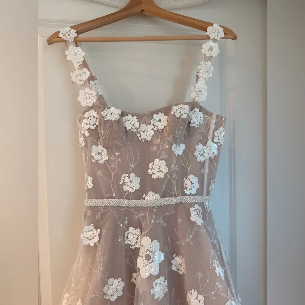 NWOT BRONX AND BANCO Mademoiselle Embroidered White Floral Midi Bridal Dress - Picture 9 of 16
